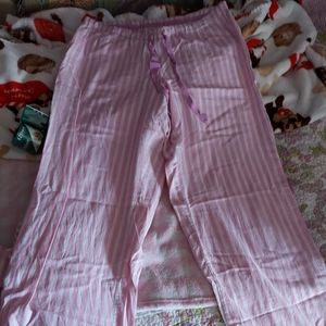 Used in good condition Victoria secert pj's set.